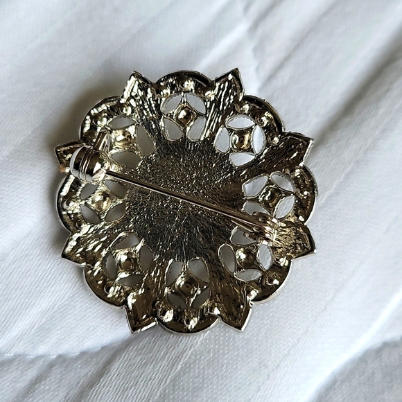 Cookie Lee Brooch - Picture 2 of 3
